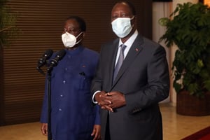 Alassane Ouattara et Henri Konan Bédié, à l’issue de leur rencontre du 11 novembre 2020 à l’hôtel du Golf. © REUTERS/Luc Gnago
