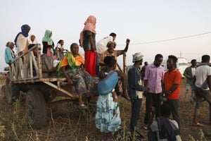 Des Éthiopiens ayant fui les combats dans le Tigré pour se réfugier au Soudan, le 15 novembre 2020. © Marwan Ali/AP/SIPA