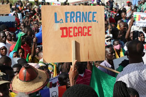 Une manifestation contre la présence française au Mali, le 22 septembre 2020. © Anadolu Agency/AFP