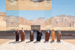 Les dirigeants du Conseil de coopération du Golfe (CCG) posent pour une photo de groupe à Al-Ula, en Arabie Saoudite, le 5 janv. 2021. © Saudi Press Agency/XINHUA/MAXPPP