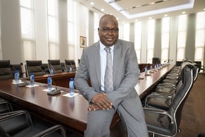 Ibrahima Khalil Kaba, nommé ministre guinéen des Affaires étrangères le 19 janvier 2021, à la présidence guinéenne en 2015. © Youri Lenquette pour JA