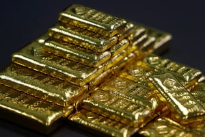 Selon l’Ifri, 4,6 tonnes d’or sortiraient illégalement chaque année de Madagascar. © Leonhard Foeger/REUTERS