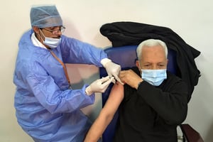 Injection du vaccin Spoutnik-V à Blida, en Algérie, le 30 janvier 2021. © Abdelaziz Boumzar/REUTERS