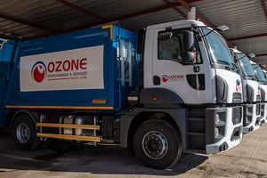 Parc des camions-poubelles d’Ozone, à Salé (Maroc) © Ozone
