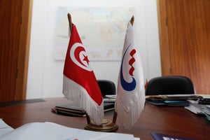 TUNISIA, Tunis. Sujet entretien avec le Chairman, Mohamed Ridha Ben Mosbah et son √©quipe dans son bureau au si√©ge de la Steg (Soci√©t√© Tunisienne de l’√©lectricit√© et du Gaz) en Tunisie 23 02 2012. √Ç¬© Ons Abid pour Jeune Afrique © Ons Abid pour JA