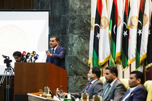 Le nouveau Premier ministre libyen, Abdulhamid Dabaiba, s’exprime devant le Parlement à Syrte, le 9 mars 2021. Libya’s new Prime Minister Abdulhamid Dbeibeh gestures as he speaks in parliament in Sirte, Libya March 9, 2021.
© REUTERS/Esam Omran Al Fetori