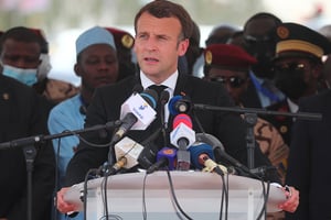 Le président français Emmanuel Macron lors des funérailles d’Idriss Déby Itno à N’Djamena, le 23 avril. © Christophe Petit Tesson/Pool via REUTERS