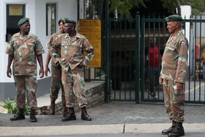 Membres des forces armées sud-africaines © Siphiwe Sibeko/REUTERS