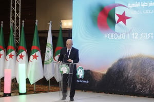 Mohamed Charfi, chef de l’Autorité nationale indépendante des élections (Anie), s’exprime à Alger lors d’une conférence de presse sur le niveau de participation aux élections générales anticipées, le 12 juin 2021. © MOUSAAB ROUIBI/AFP