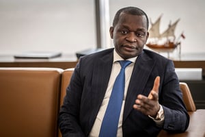 Le ministre sénégalais du Tourisme et des Transports aériens, Alioune Sarr, à Dakar en juin 2021. © Sylvain Cherkaoui pour Jeune Afrique