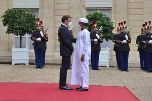 Emmanuel Macron et Mahamat Idriss Déby le 5 juillet à l’Elysée. © Twitter Mahamat Idriss Deby Itno