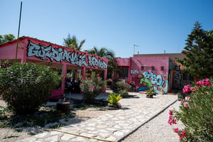 Le centre culturel Guédiawaye Hip-Hop (GHipHop), en banlieue de Dakar, en novembre 2020. © Guillaume bassinet pour JA