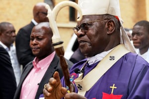 Le cardinal Laurent Monsengwo, décédé le 11 juillet 2021, ici devant la cathédrale Notre-Dame du Congo après une messe pour les citoyens tués lors de manifestations, à Kinshasa, en RDC, le 9 février 2018. © REUTERS/Robert Carrubba