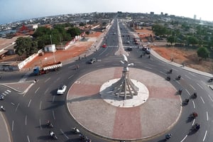 L’emblématique rond-point de la Colombe-de-la-Paix, à Lomé. © Louis Vincent pour JA
