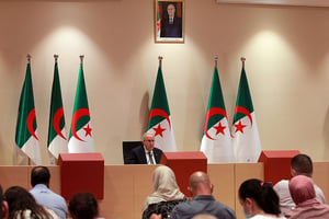 Le chef de la diplomatie algérienne Ramtane Lamamra annonçant la rupture des relations diplomatiques avec le Maroc, le 24 août 2021, à Alger. © Fateh Guidoum/PPAgency/SIPA