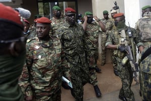 Le lieutenant colonel Mamady Doumbouya, qui a pris le pouvoir en Guinée, le 10 septembre 2021 à Conakry après une rencontre avec la délégation de la Cedeao. © Sunday Alamba/AP/SIPA