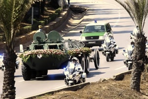 Le convoi transportant la dépouille de l’ex-président Abdelaziz Bouteflika, le 19 septembre 2021. © Fateh Guidoum/AP/Sipa