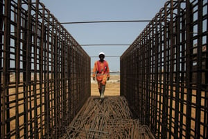 Chantier de renforcement du port autonome de la ville de Pointe-Noire, 2012. © Antonin Borgeaud pour Les éditions du Jaguar