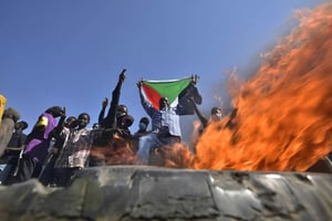 Des manifestants protestent contre le coup d’Etat militaire au Soudan, à Khartoum, le 13 novembre 2021. © AFP