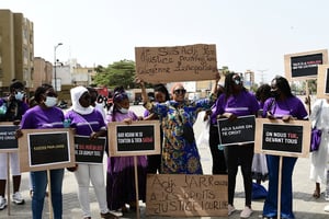 Manifestation du Collectif des féministes du Sénégal contre les violences faites aux femmes, le 3 juillet 2021, place de l’Obélisque, à Dakar. © SEYLLOU/AFP