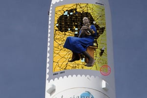 Simulation d’une reproduction de l’œuvre « Afronaute », de Jean David Nkot, sur une fusée Ariane 5. © DR