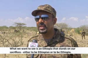 Abiy Ahmed, dans une vidéo diffusée sur les médias d’État le présentant comme étant sur le front, face aux rebelles du TPLF. © /AP/SIPA