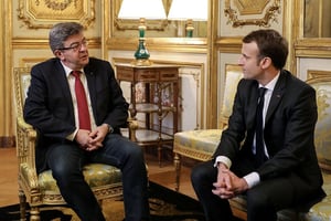 Jean-Luc Mélenchon (à g.) et Emmanuel Macron, à l’Élysée. © Ludovic Marin/Pool/REUTERS