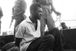 Patrice Lumumba, ramené à Léopoldville, le 2 décembre 1960. © Rue des Archives