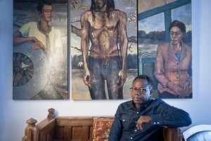 L’écrivain Sami Tchak (Togo – France), à son domicile parisien le 13 janvier 2022. © Vincent Fournier pour JA