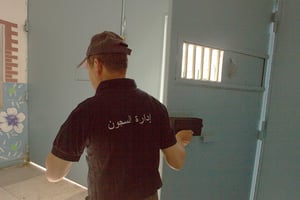 Un gardien de la prison de Blida en Algérie, le 18 mai 2021 © Fateh Guidoum/AP/SIPA