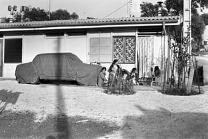 Camps de harkis à proximité de La Londe dans le Var. © JEAN PUECH/SIPA