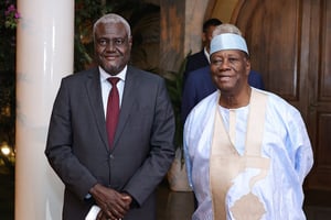 Moussa Faki Mahamat et Alassane Ouattara, le 26 janvier, à Abidjan. © Présidence de la République de Côte d’Ivoire