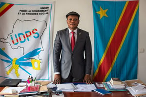 Jean-Marc Kabund, secrétaire général de l’UDPS, principal parti d’opposition en République démocratique du Congo, pose dans son bureau de Kinshasa, le 15 septembre 2016. © Gwenn Dubourthoumieu pour JA.