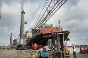 Le port autonome de Cotonou, quatrième port maritime de commerce d’Afrique de l’Ouest, en novembre 2017. © Jacques Torregano pour JA