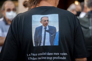 Un partisan d’Éric Zemmour, au Palais des congrès de Toulon, le 17 septembre 2021. © MAGALI COHEN/Hans Lucas via AFP