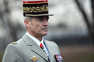 Le chef d’état-major des armées Thierry Burkhard dans le camp d’Oberhoffen à Haguenau, dans l’est de la France, le 19 janvier 2022. © BERTRAND GUAY/AFP