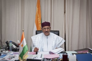 Mohamed Bazoum (Niger), président de la Republique, dans son bureau du palais présidentiel, lors d’une interview accordée à Jeune Afrique, le 8 novembre 2021. © Vincent FOURNIER pour JA.
