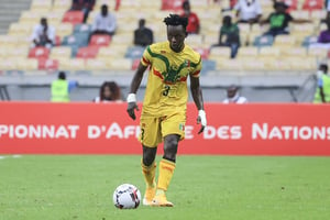 Le footballeur malien Siaka Bagayoko, en février 2021. Mali’s Siaka Bagayoko runs with the ball during the African Nations Championship (CHAN) football semi-final match between Mali and Guinea at Stade Japoma in Douala, Cameroon, on February 3, 2021.
© DANIEL BELOUMOU OLOMO/AFP