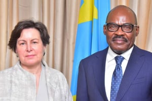 La cheffe de la mission du FMI, Mercedes Vera Martin aux côtés de Nicolas Kazadi, le ministre congolais des Finances. © Ministère des Finances RDC