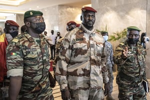 Le colonel Mamadi Doumbouya le 17 septembre 2021, à Conakry, à l’issue d’une réunion avec les représentants de la Cedeao. © JOHN WESSELS/AFP