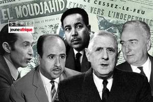 De g. à dr. : Mohamed Seddik Benyahia, Krim Belkacem, Saad Dahleb, le général de Gaulle et Louis Joxe © Montage JA : AFP; Keystone-Gamma via Getty (X2); Lochon/Gamma via Getty; DR