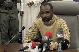 Le colonel Assimi Goïta au ministère malien de la Défense, à Bamako, le 19 août 2020. © MALIK KONATE/AFP