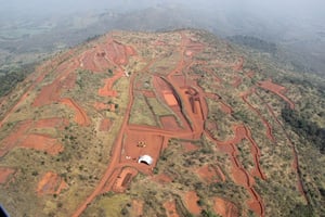 Crucial pour l’économie guinéenne, le site du Simandou, dans le sud-est du pays, est l’un des plus importants gisements de minerai de fer du monde : ses réserves sont estimées à 2,4 milliards de t. © Rio Tinto.