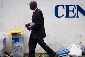 Dans la cour de la Commission électorale nationale indépendante, à Lubumbashi (illustration). © PHIL MOORE / AFP