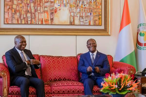 Albert Mabri Toikeusse et Alassane Ouattara le 22 mars 2022, à Abidjan © DR