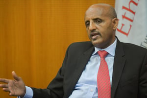 Le désormais ex-PDG d’Ethiopian Airlines, Tewolde Gebremariam, quitte la compagnie après onze ans à sa tête. Ici, à Addis-Abeba, en avril 2020 © Photo by Michael Tewelde / AFP)