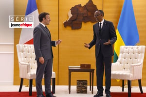 Emmanuel Macron et Paul Kagame, à Kigali le 27 mai 2021. © Ludovic MARIN/AFP
