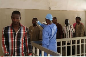 À l’hôpital Ignace Deng de Conakry, l’un des plus importants du pays. © Youssouf Bah/AP/SIPA
