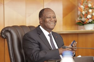 Alassane Ouattara, lors d’un conseil des ministres, le 30 mars. Le Président de la République, Alassane Ouattara, préside un Conseil DesMinistres CI, ce mercredi 30 mars 2022, au Palais de la Présidence de la République.
© Présidence CI