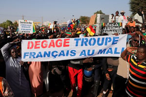 Manifestation du parti Yerewolo-Debout sur les remparts, à Bamako, au Mali, le 4 février 2022. © PAUL LORGERIE/REUTERS